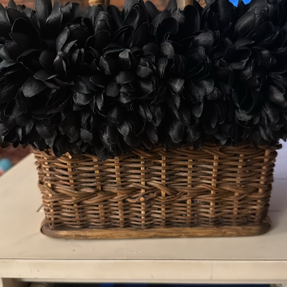 Gretchen Scott Basket With Black Flower Trim Wicker purse Tote - Picture 4 of 8